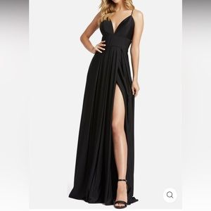 Womenβs Plunging Maxi Evening Dress. Size 2